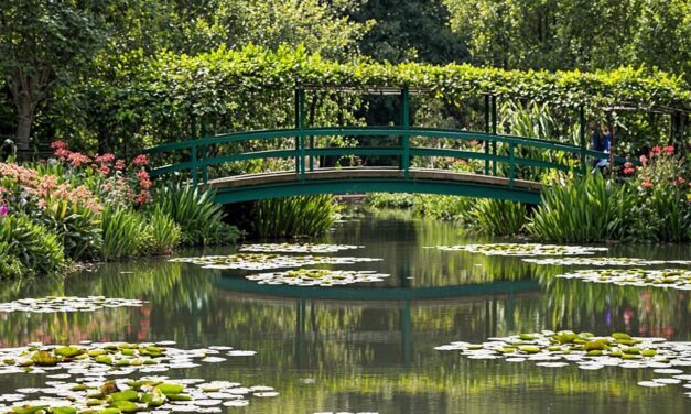 Giverny Day Trip from Paris: Monet’s Gardens Guide (2026)