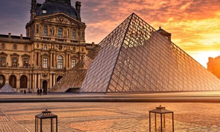 How to Visit the Louvre Museum: Hours, Tickets & Top Highlights 2026