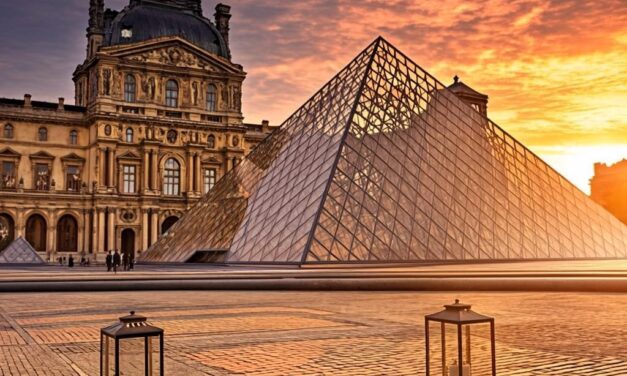 How to Visit the Louvre Museum: Hours, Tickets & Top Highlights 2026